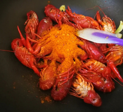 美味的麻辣龍蝦 簡易食譜與調料搭配